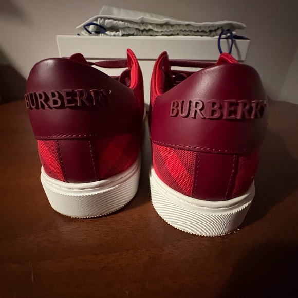 Authentic Burberry Red House Check Sneakers – Worn Once – Full Packaging - Picture 6 of 7